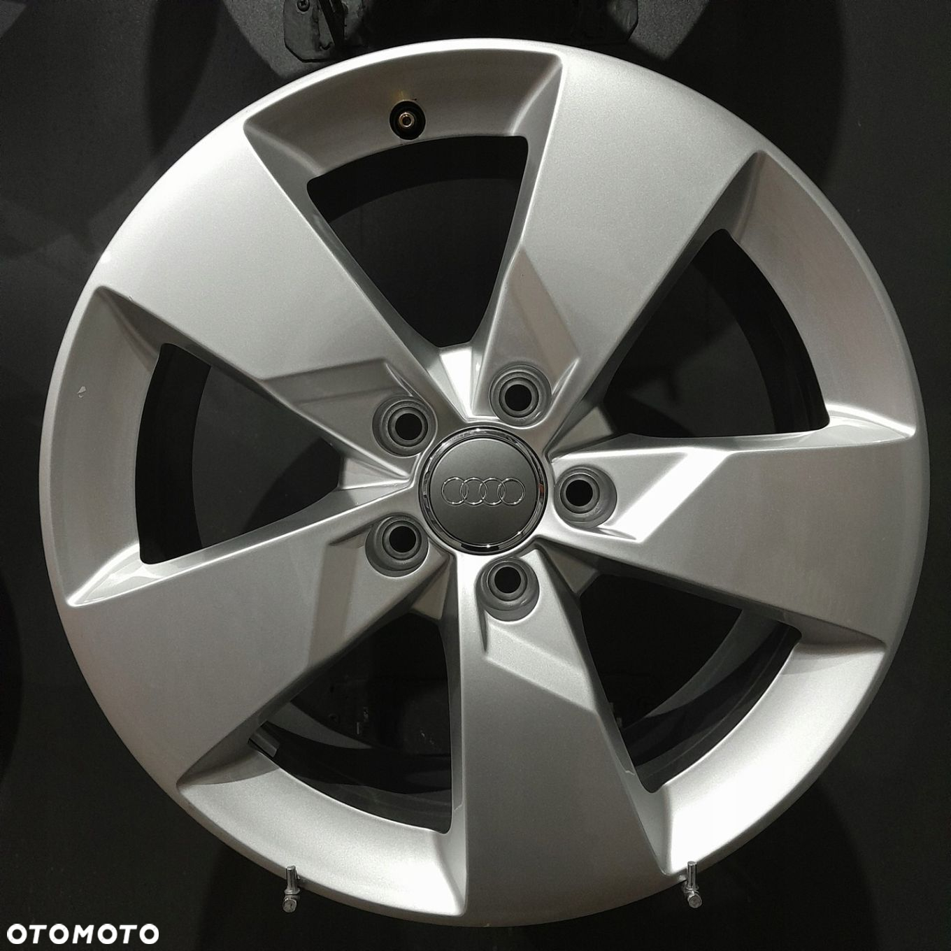 Felgi 17 5x112 Audi TT 8S0, A3 8P 8V 8Y OE F14587-40 - 5