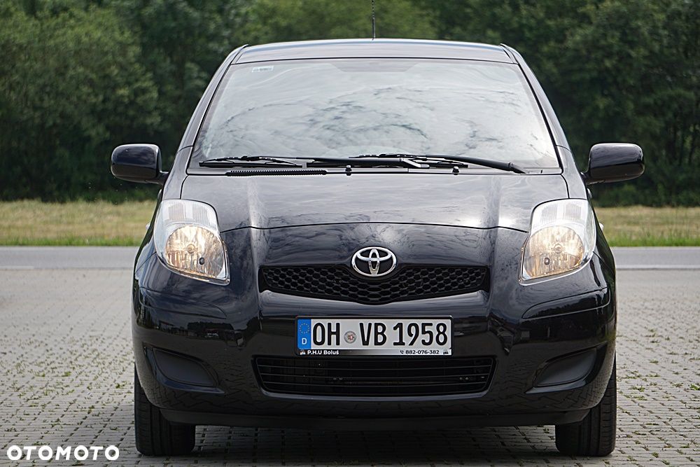 Toyota Yaris - 10