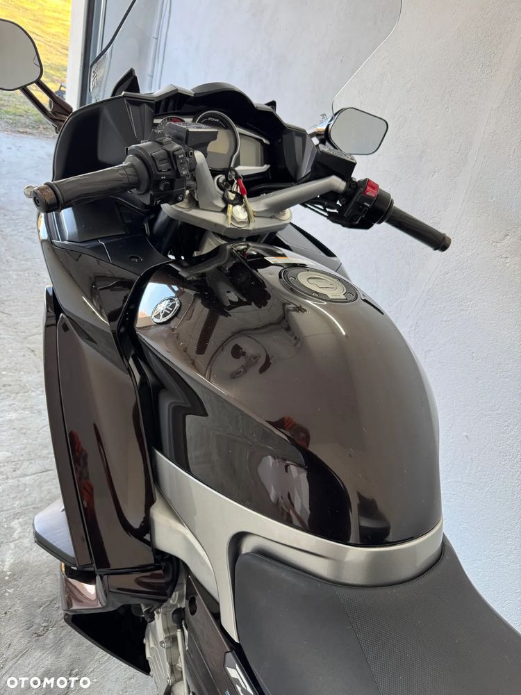 Yamaha FJR - 38