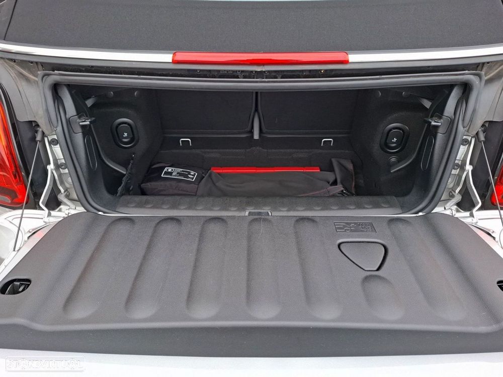 MINI Cabrio Cooper Premium Extra JCW Auto - 25