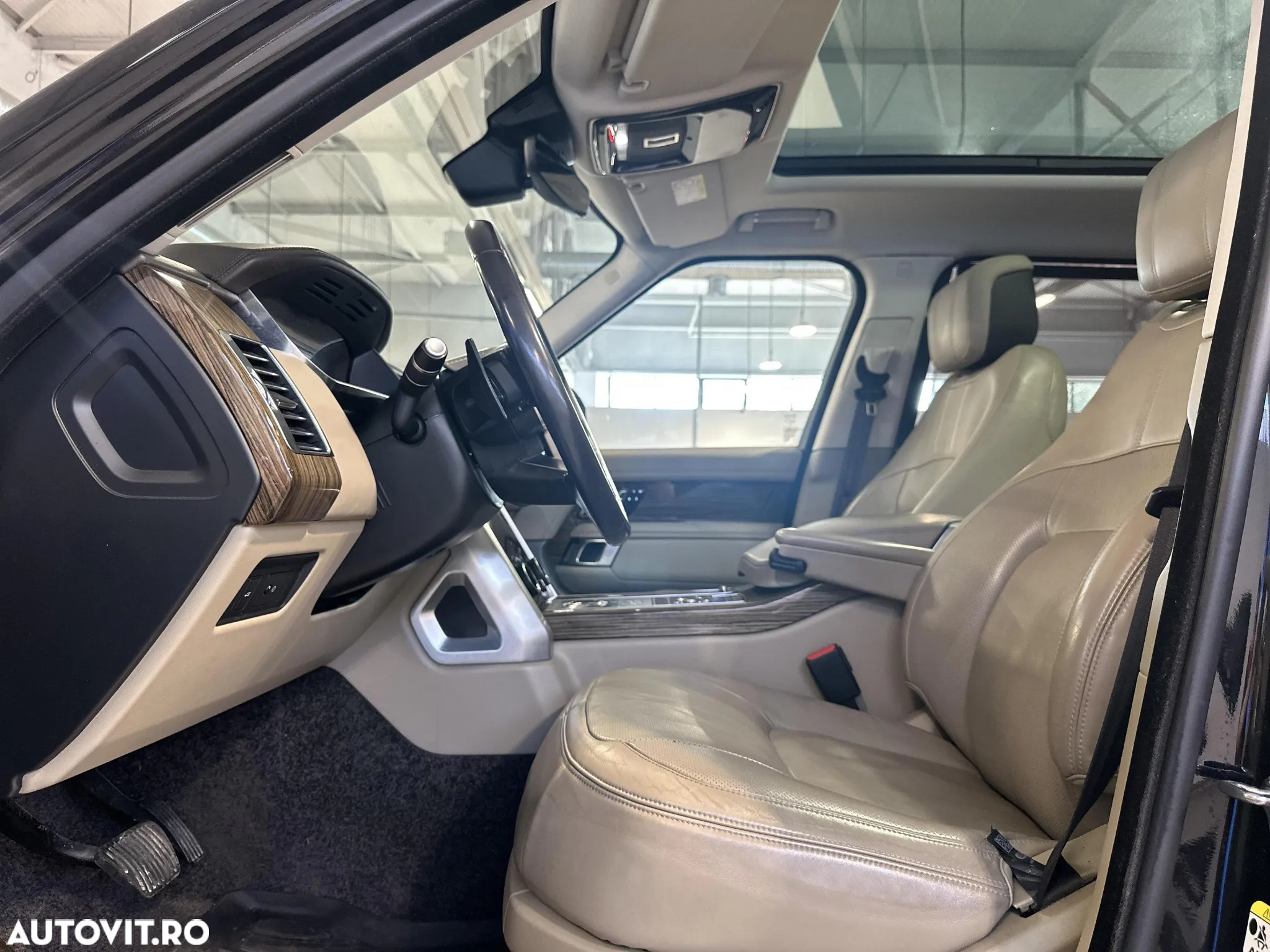 Land Rover Range Rover - 25