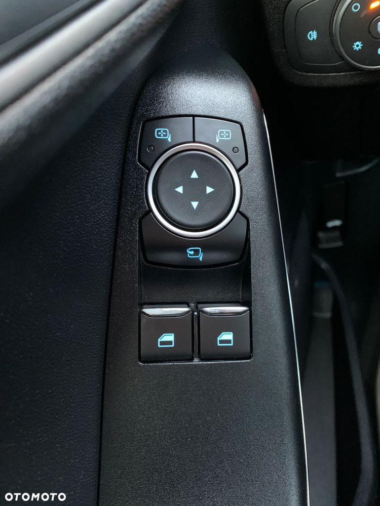 Ford Fiesta 1.0 EcoBoost S&S TITANIUM - 15