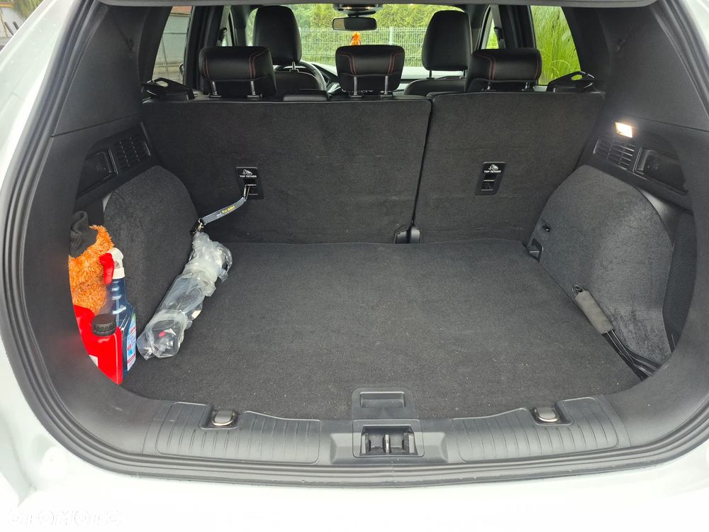 Ford Kuga 1.5 EcoBoost ST-LINE - 14