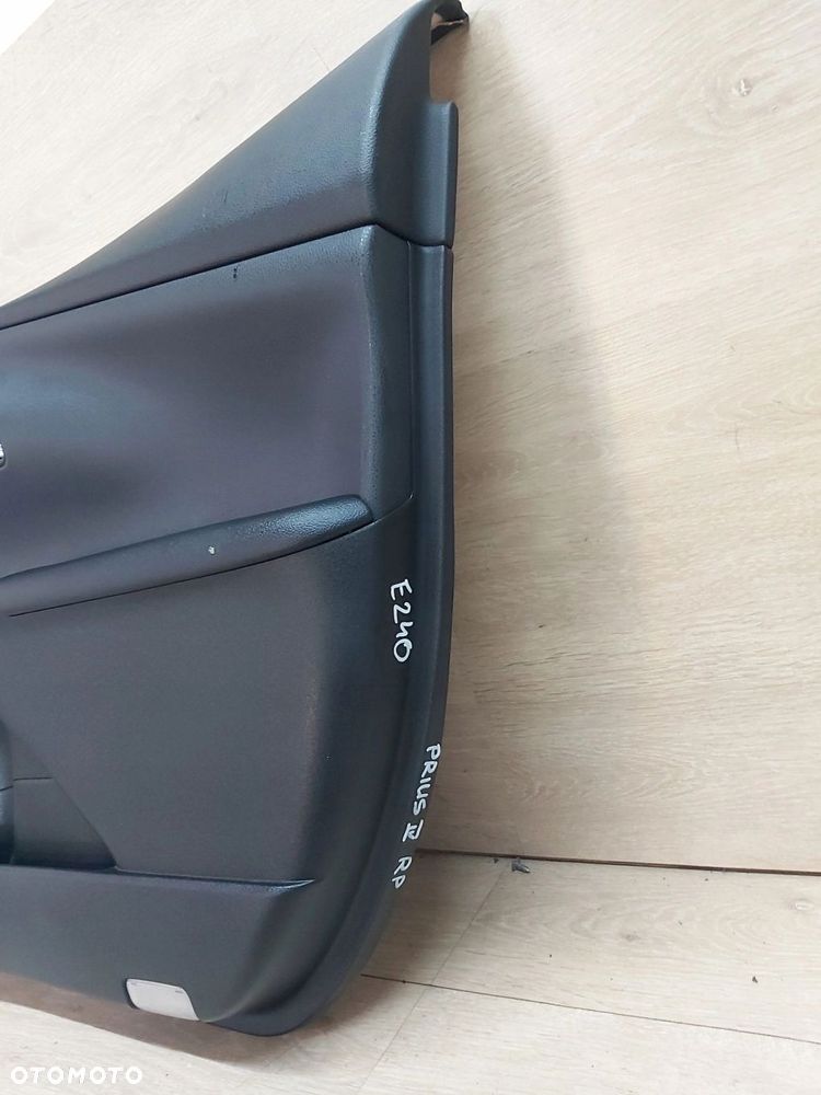 Toyota Prius IV 1,8 xw50 boczek tapicerka drzwi prawy przód - 3