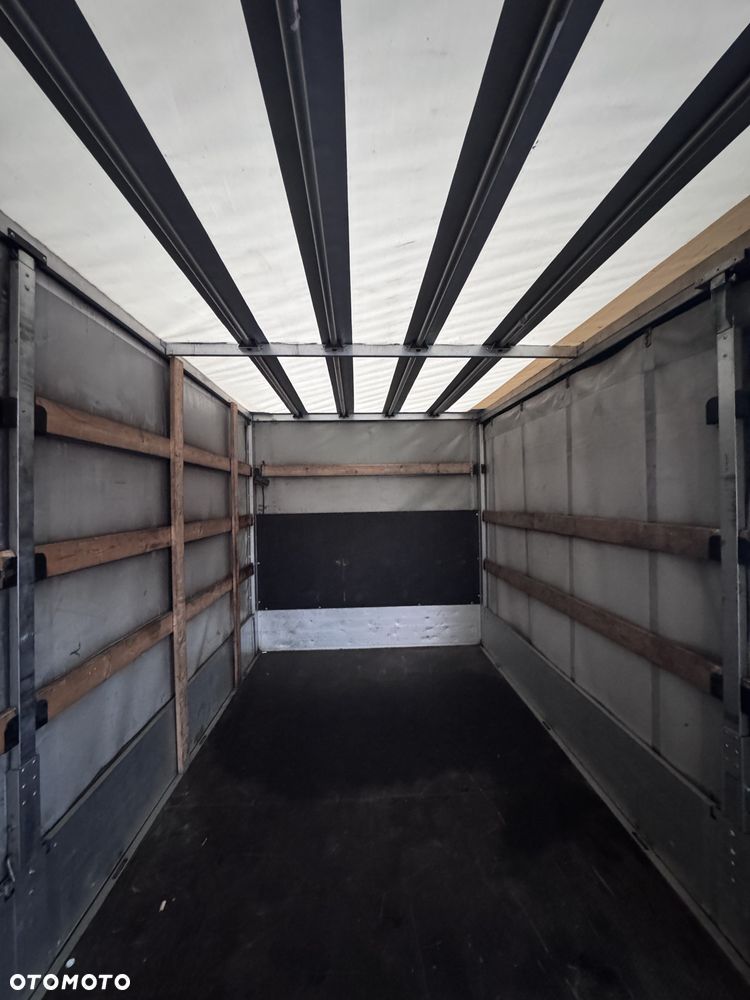 Volkswagen CRAFTER LAMAR - 13