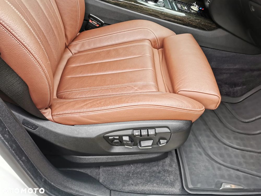 BMW X5 xDrive35i - 10