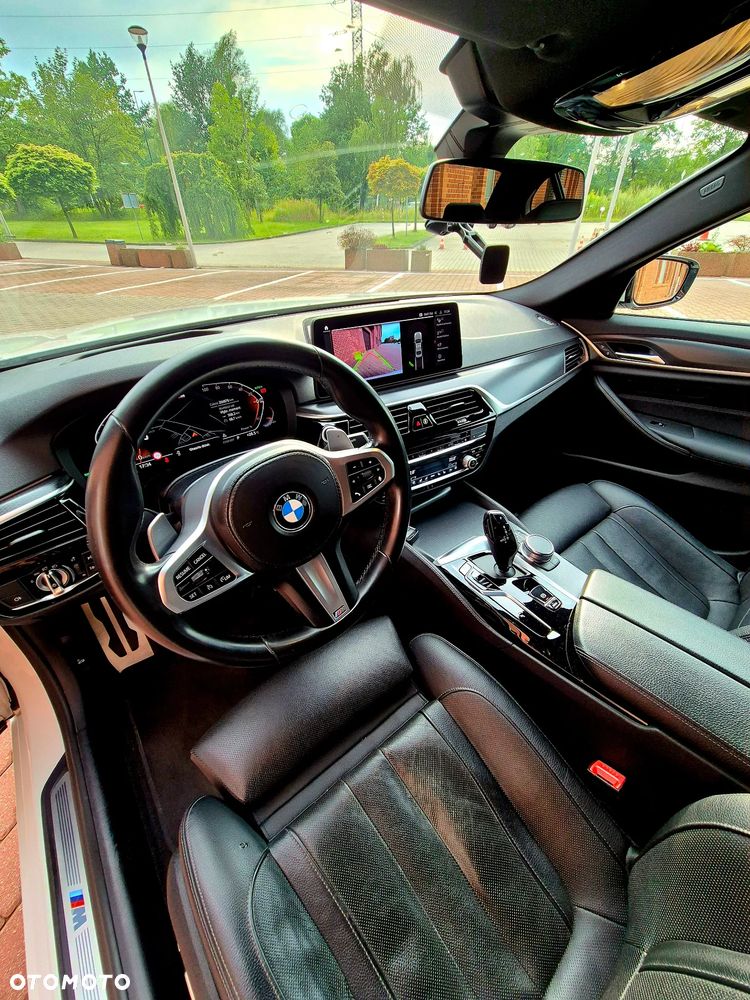 BMW Seria 5 540i xDrive mHEV M Sport sport - 25