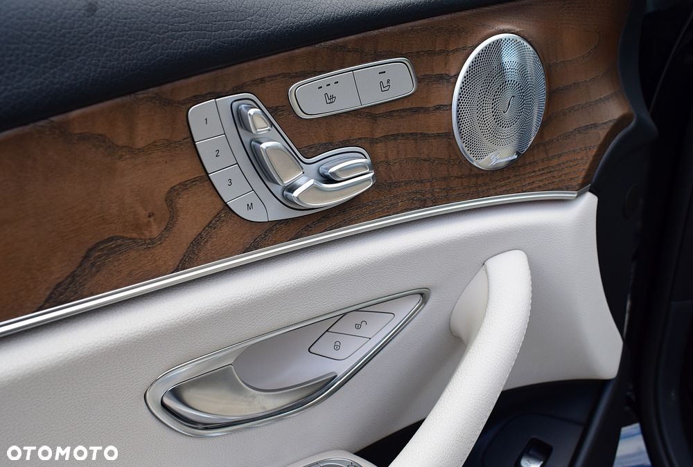 Mercedes-Benz Klasa E 400 4Matic 9G-TRONIC Avantgarde - 16