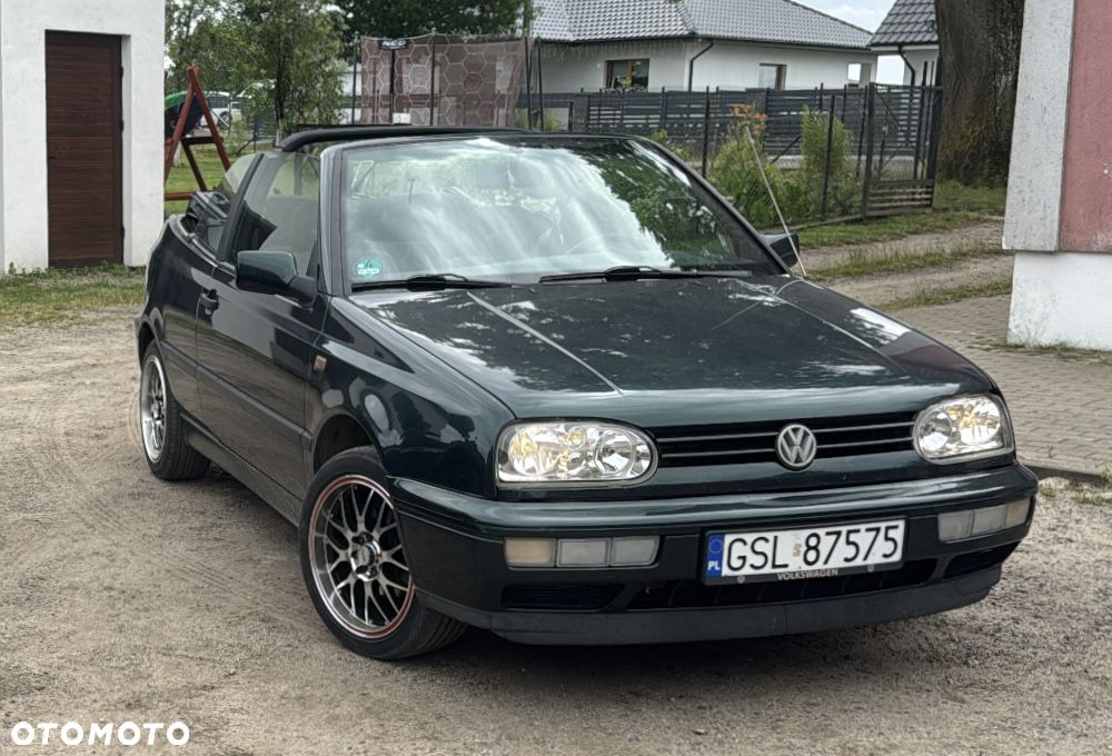 Volkswagen Golf - 1