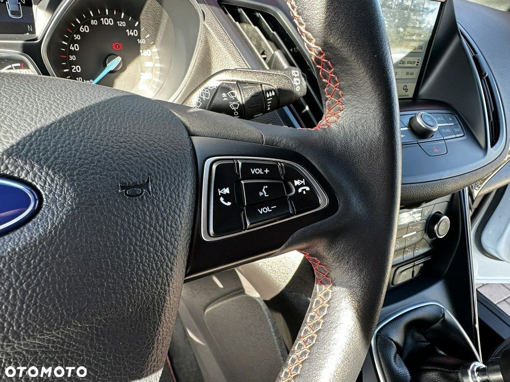 Ford Kuga 1.5 EcoBoost 2x4 ST-Line - 21