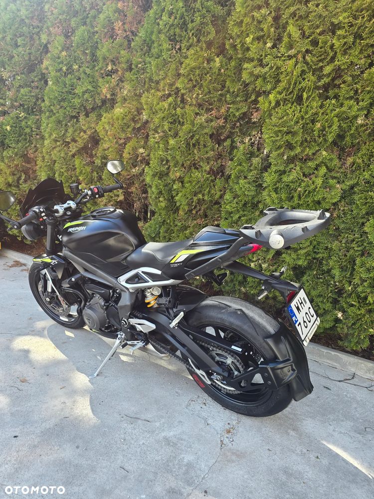 Triumph Street Triple - 7
