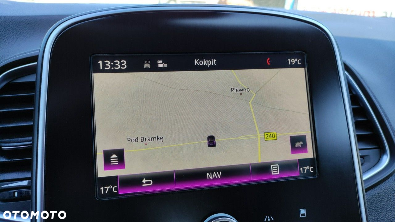 Renault Grand Scenic - 32