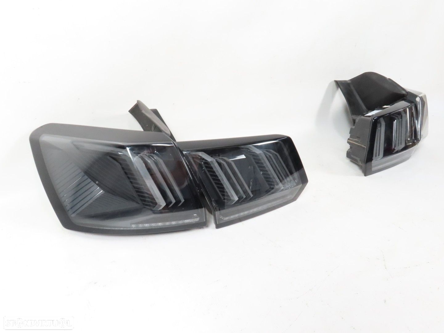 Conjunto farolins Trás Seminovo/ Original PEUGEOT 3008 SUV (M_) 9836231280 / 983... - 2