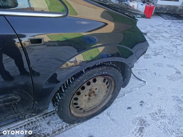 Prawy przedni błotnik Opel Zafira B 2008 Z20R - 2