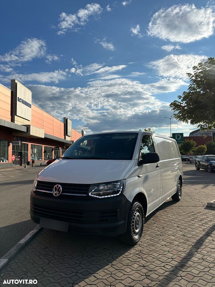 Volkswagen Transporter - 1