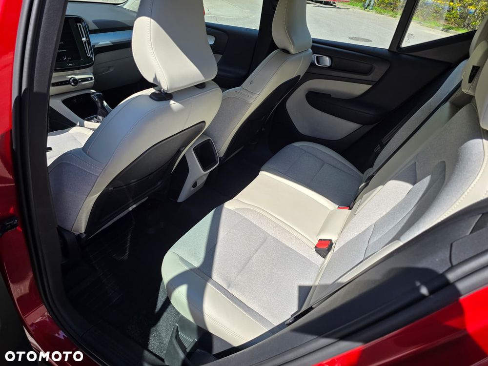 Volvo XC 40 T3 Momentum - 4