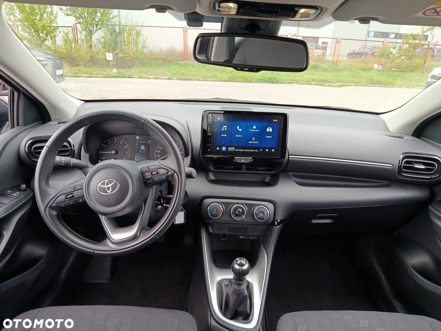 Toyota Yaris 1.5 Comfort - 11