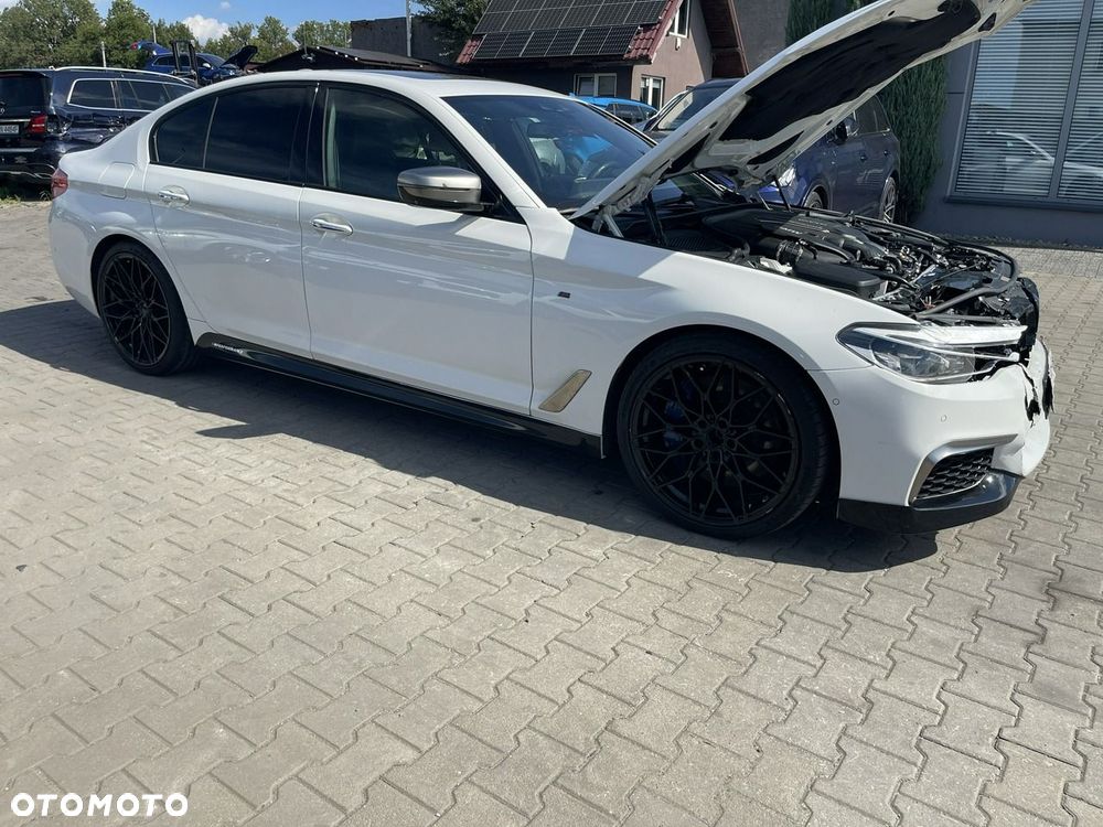 BMW Seria 5 M550i xDrive sport - 2
