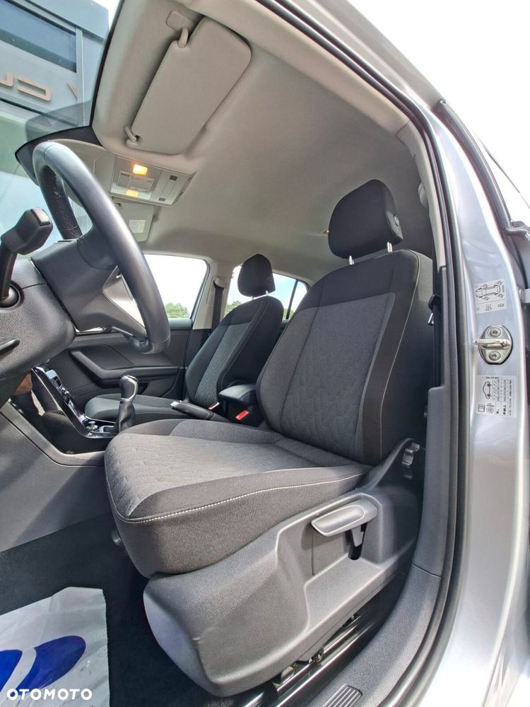 Volkswagen T-Cross - 11