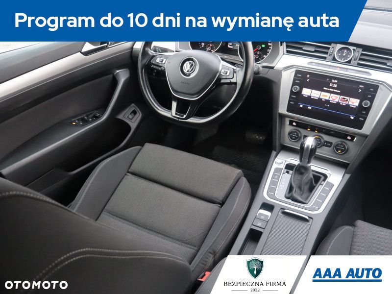 Volkswagen Passat - 8