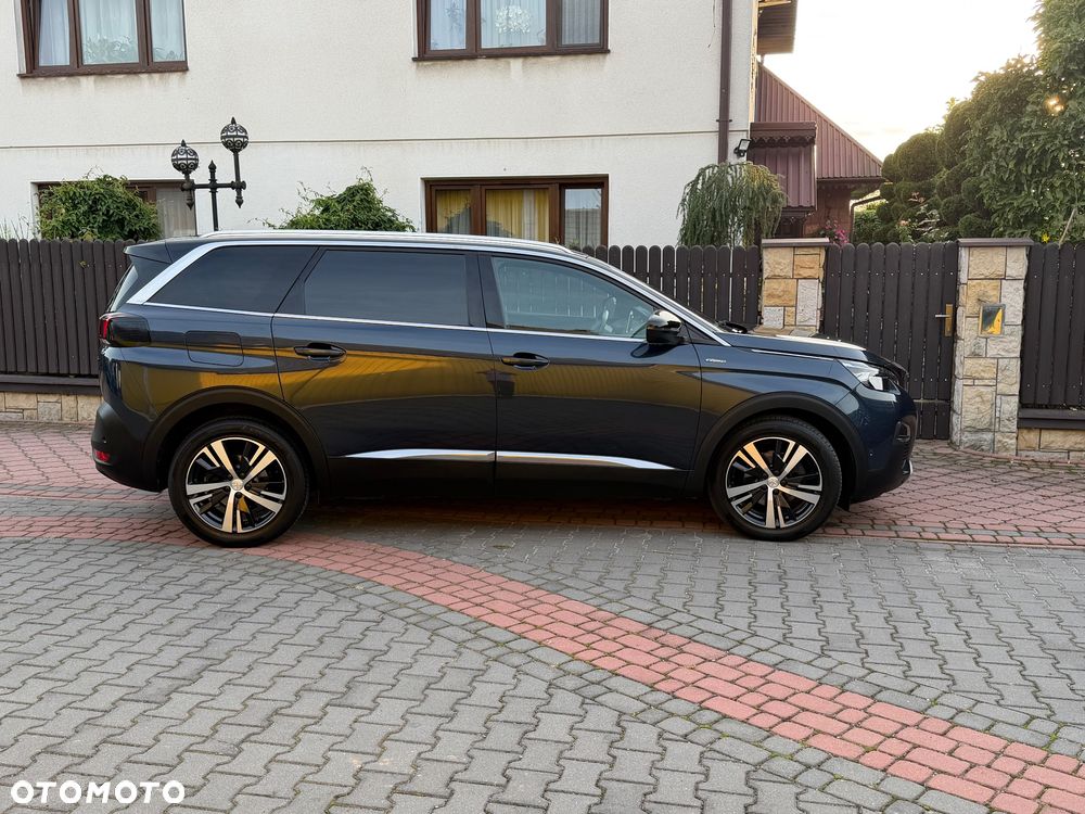 Peugeot 5008 - 8