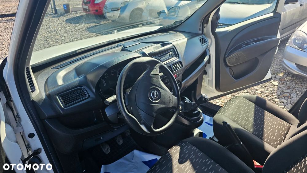 Opel Combo - 22