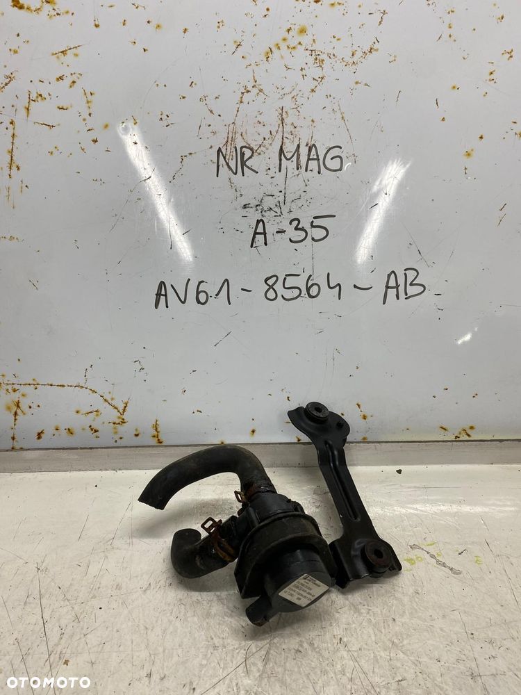 POMPA WODY FORD FOCUS MK3 AV61-8564-AB