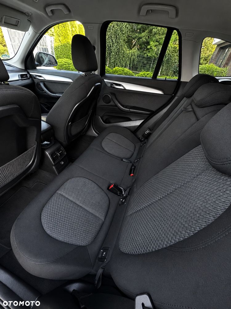 BMW X1 xDrive20d Sport Line - 8
