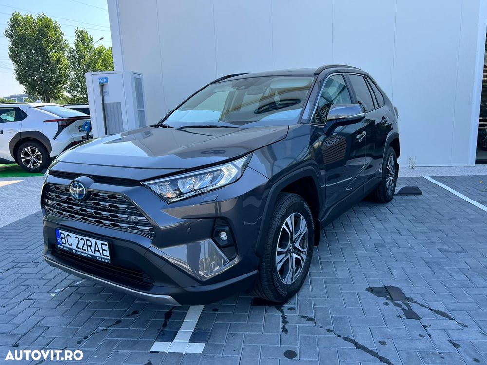 Toyota RAV4 - 1