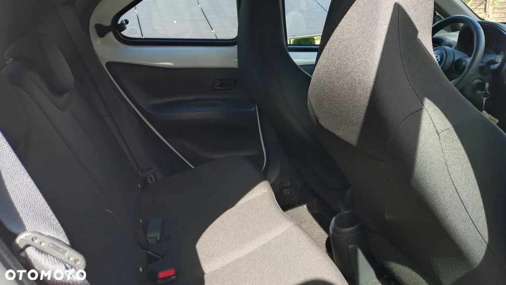 Toyota Aygo X 1.0 VVT-i X-play - 16