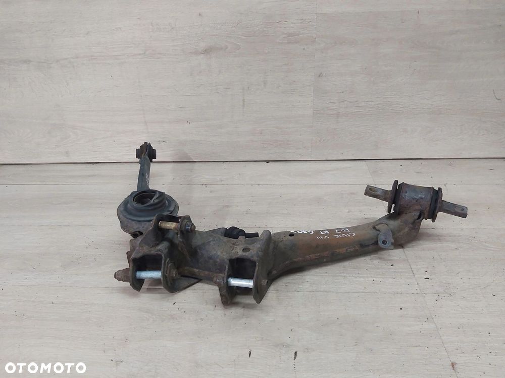 Honda Civic VIII 8 sedan wahacz PRAWY tył SEDAN - 2