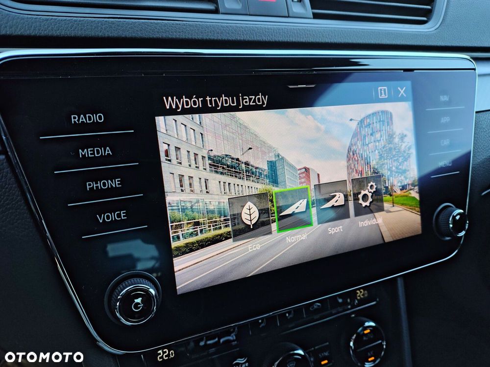 Skoda Superb 2.0 TSI Sportline DSG - 20