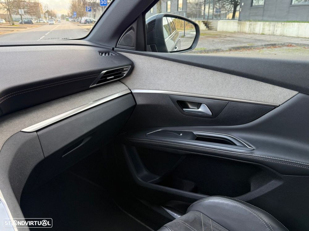 Peugeot 5008 1.5 BlueHDi GT EAT8 - 21