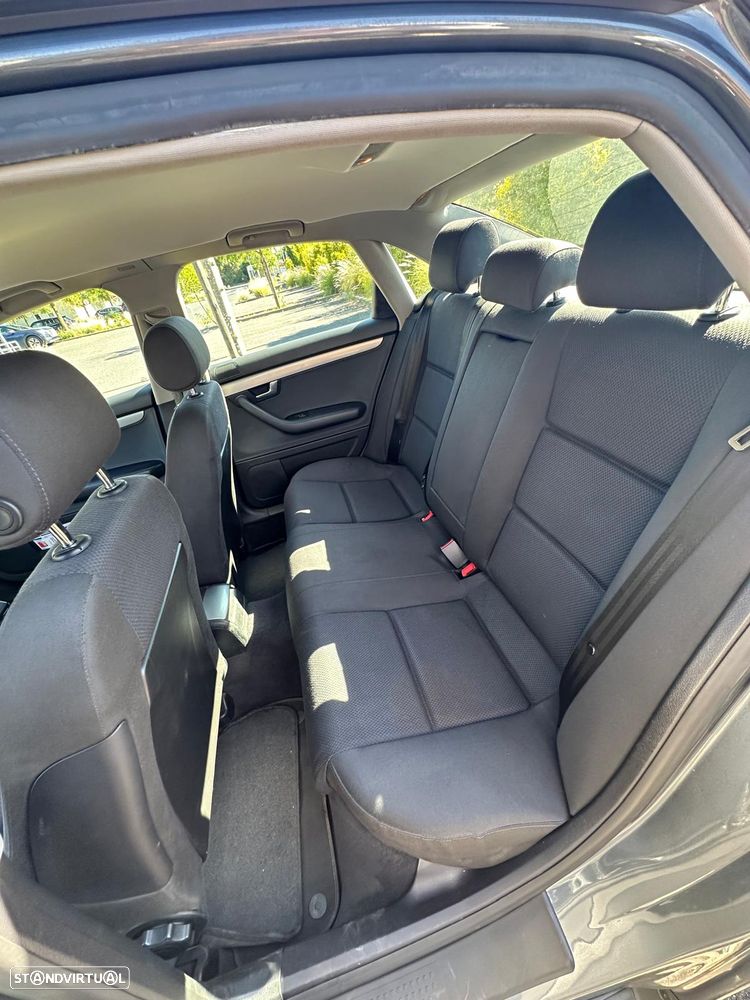 Audi A4 1.6 - 5