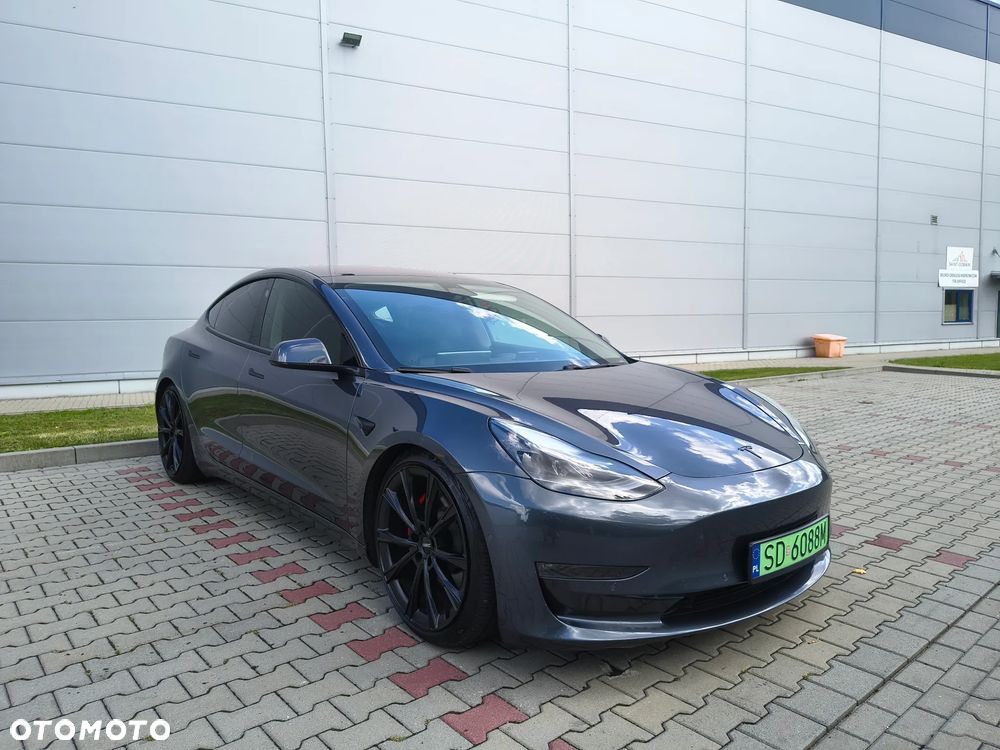 Tesla Model 3 - 1
