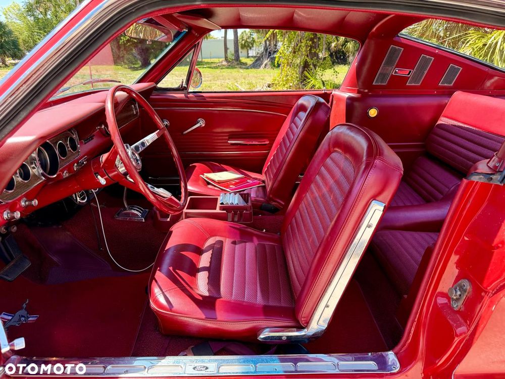 Ford Mustang - 11