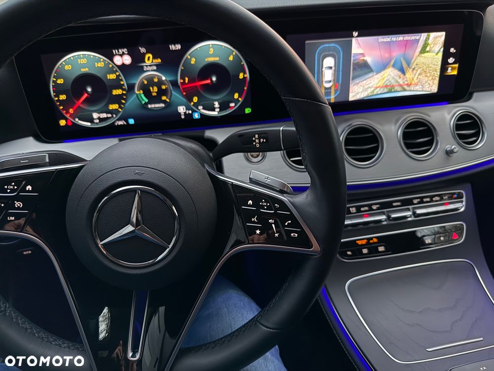 Mercedes-Benz Klasa E 220 d 4Matic 9G-TRONIC AMG Line - 26