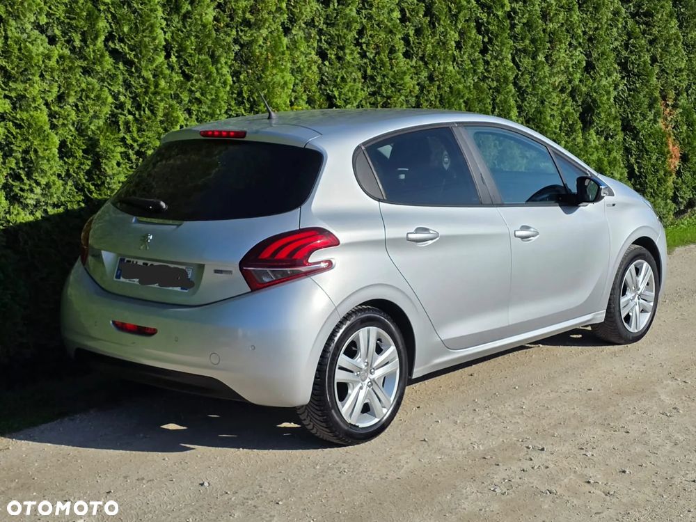 Peugeot 208 - 3