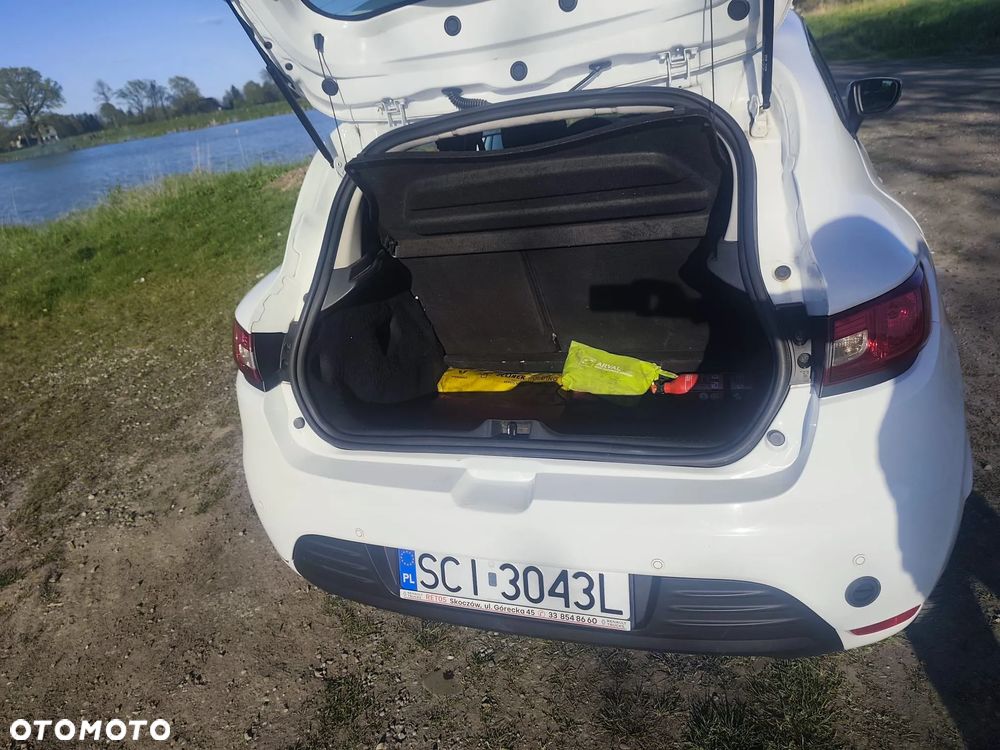 Renault Clio 1.2 16V 75 Life - 9