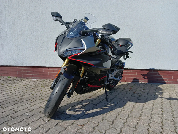 CFMoto SR