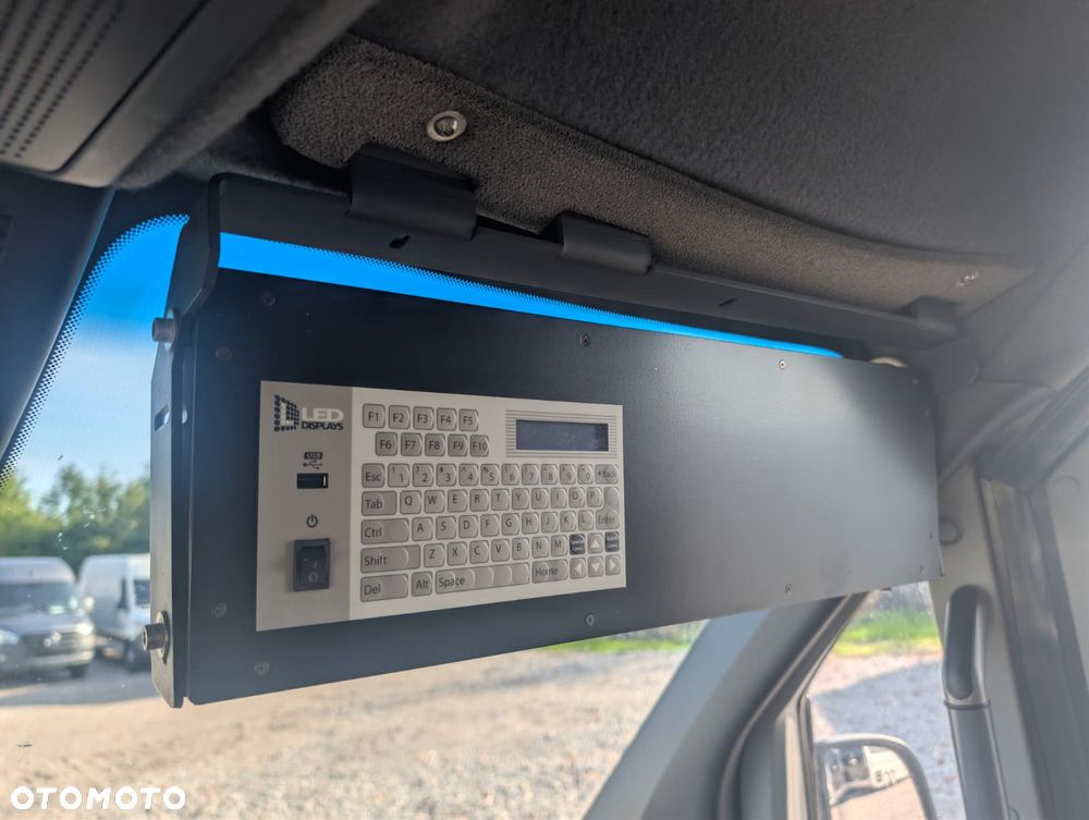 Mercedes-Benz Sprinter 519 - 19