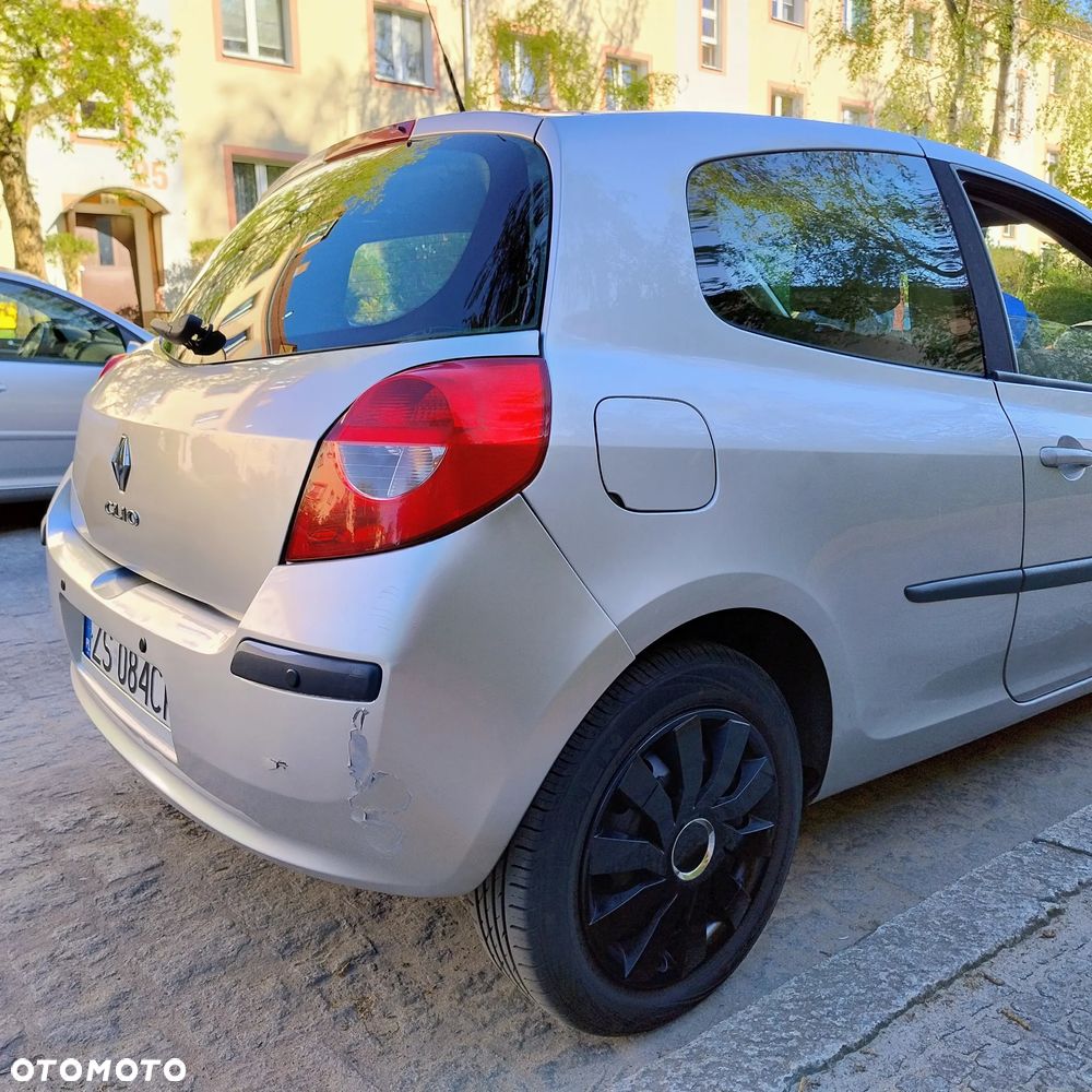 Renault Clio - 9