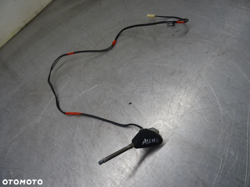 TOYOTA AURIS 06-09 1.4 D4D ANTENA DACHOWA - 1
