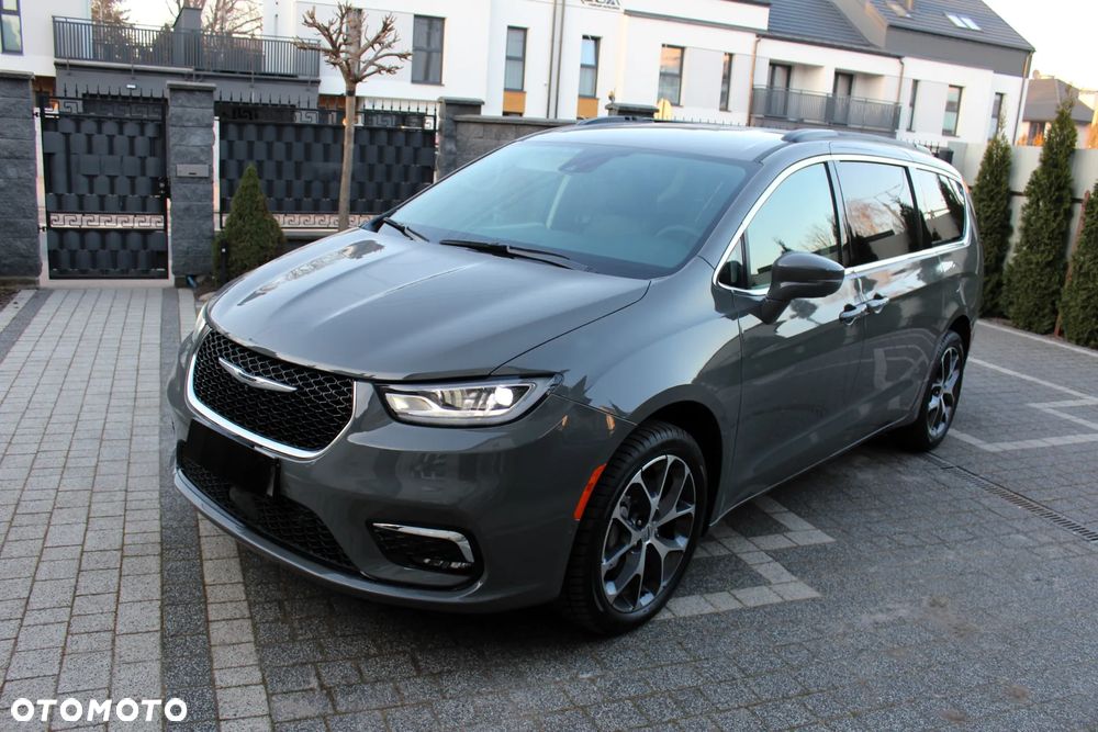 Chrysler Pacifica - 3