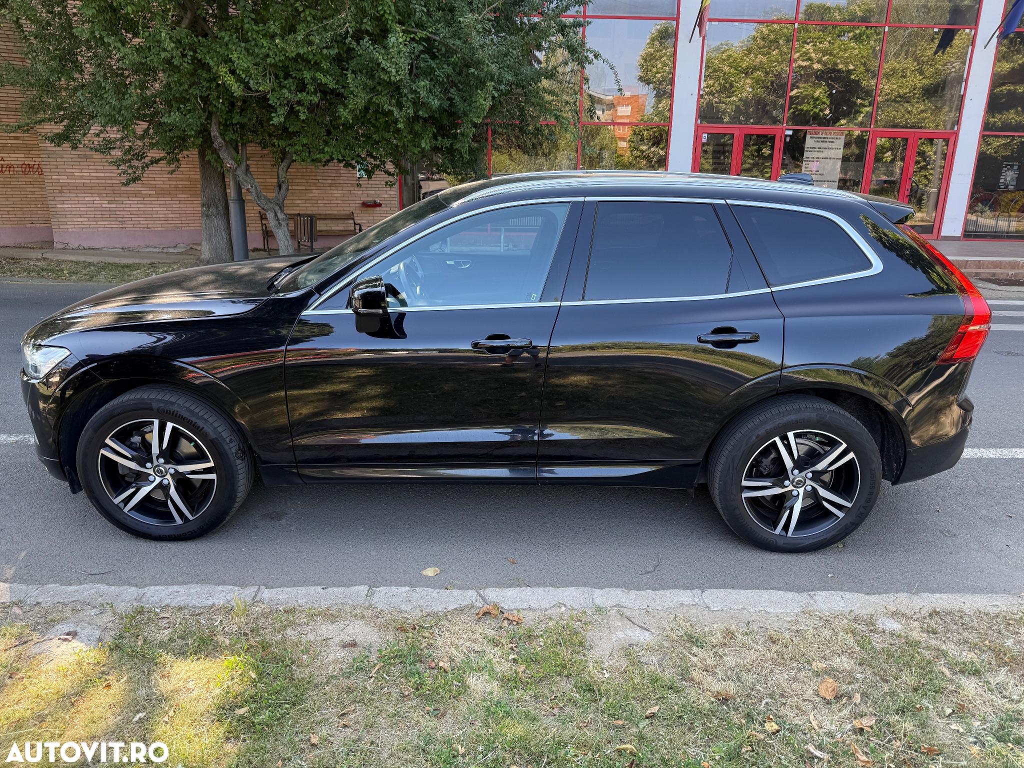 Volvo XC 60 B4 D AWD Geartronic Momentum Pro - 15