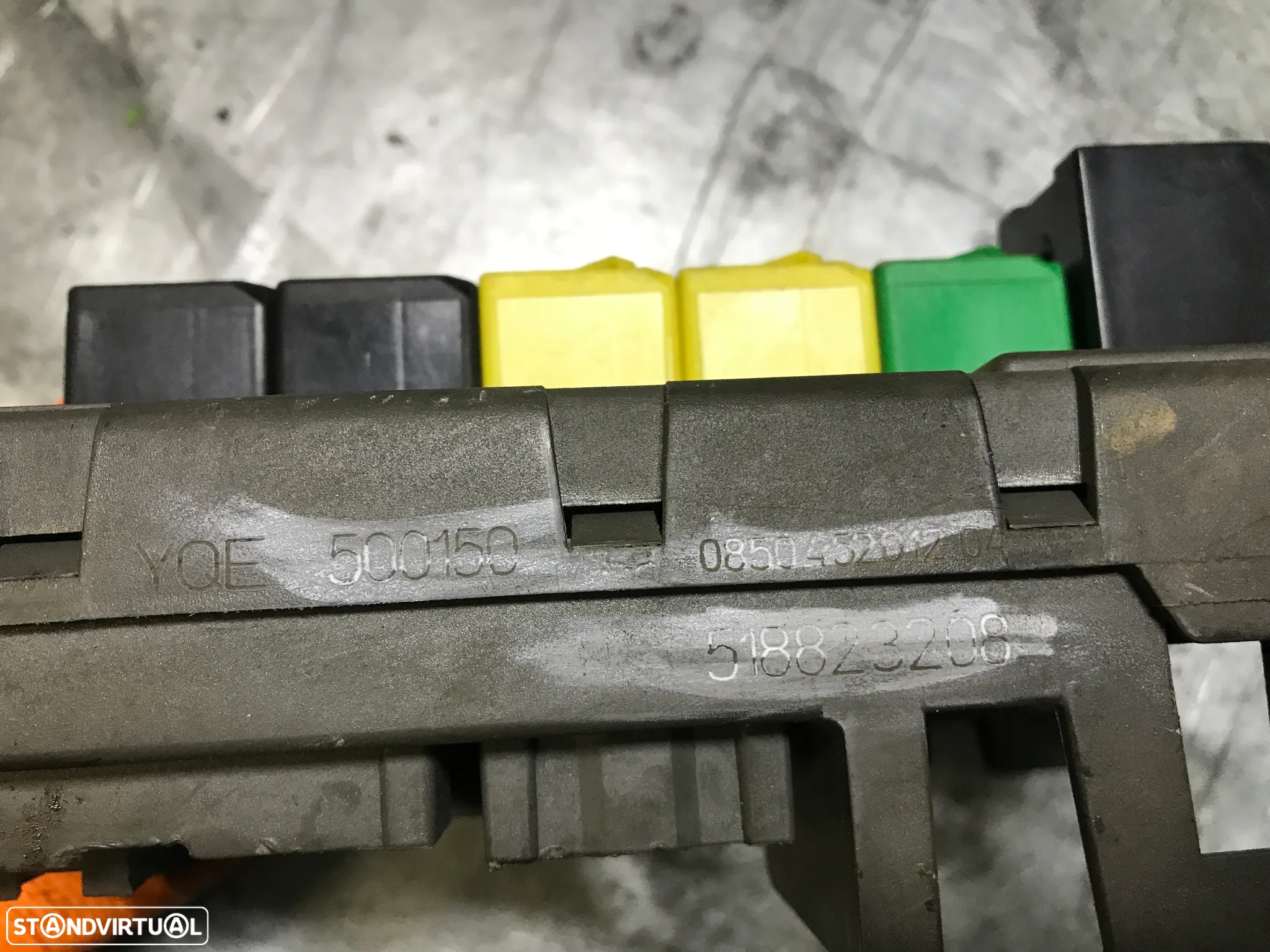 CAIXA DE FUSIVEIS LANDROVER FREELANDER YQE500150 518823208 - 3