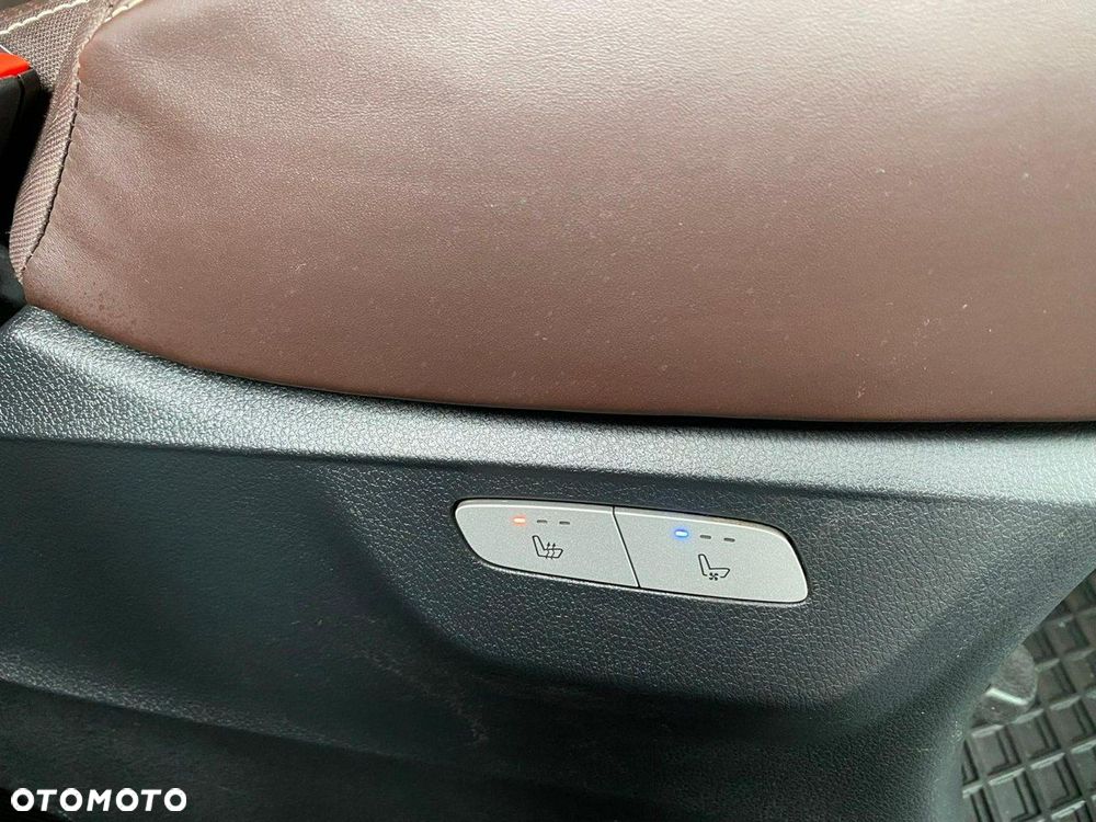 Mercedes-Benz Klasa V - 10