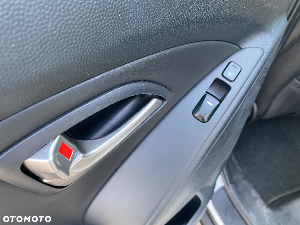 Hyundai ix35 2.0 Premium 2WD - 29