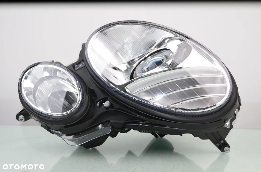 MERCEDES E-KLASSE W211 LIFT XENON SKRĘTNY A2118205261 PRAWA Przedni Oryginał - 4