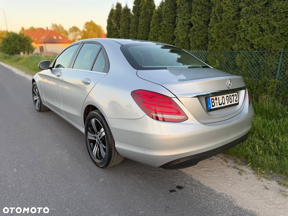 Mercedes-Benz Klasa C 180 (BlueEFFICIENCY) Elegance - 3